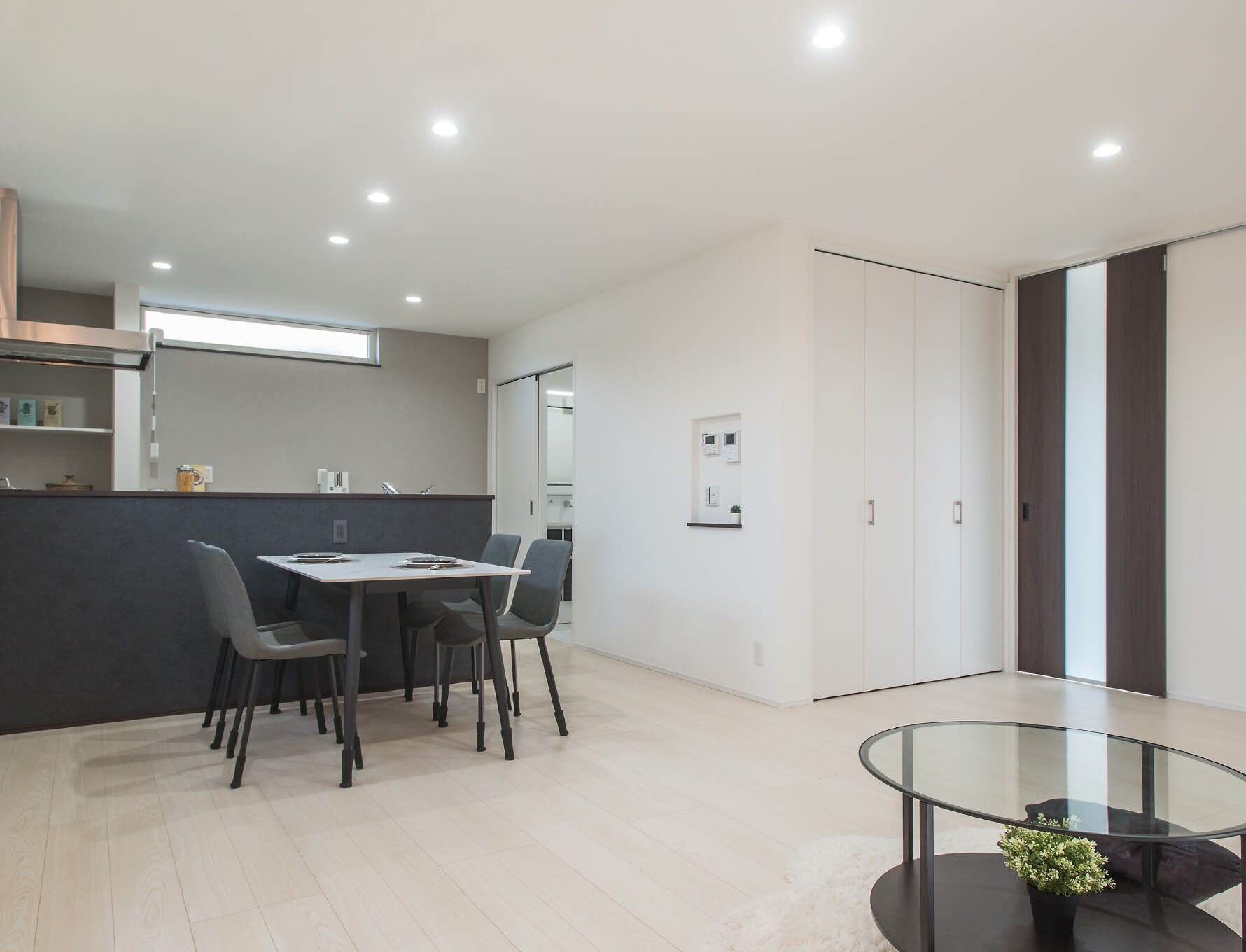 poche|リビング内観画像